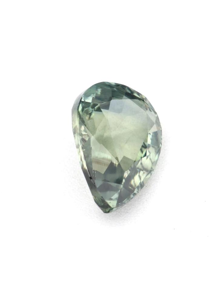 Nangi fine jewelry - green sapphire gemstone in gold