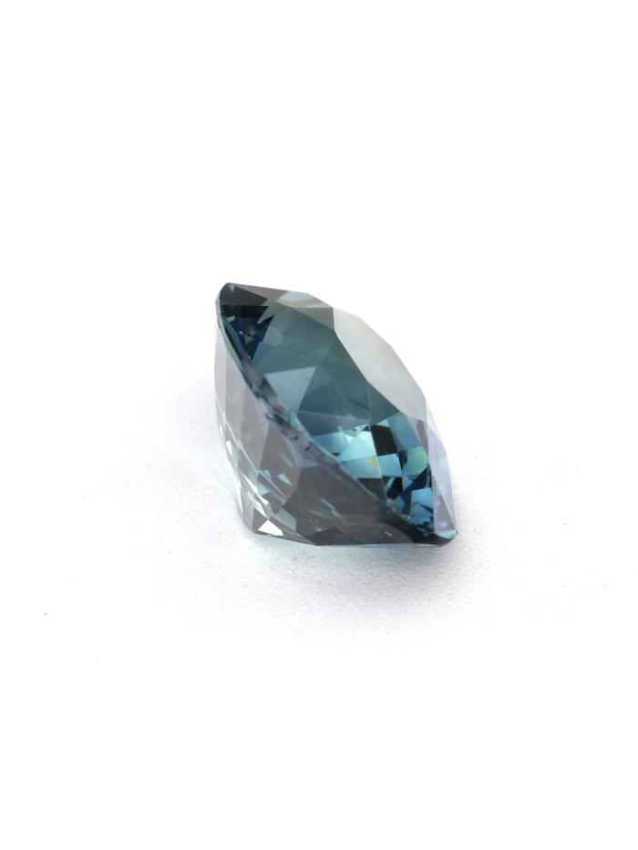Nangi fine jewelry - teal / Peacock sapphire gemstone in gold