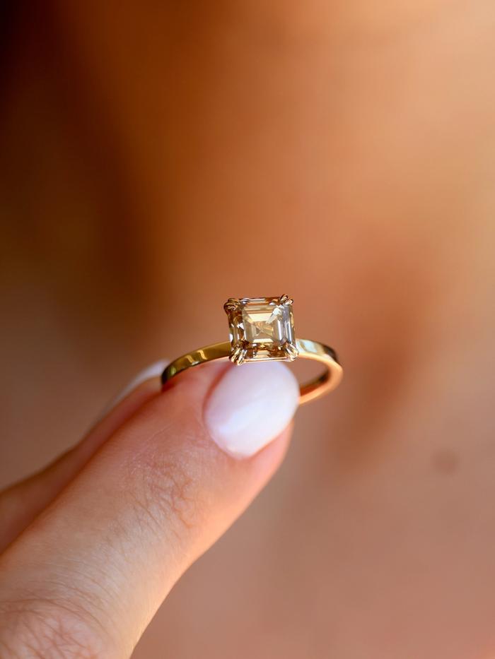 Nangi fine jewelry - ring in yellow gold