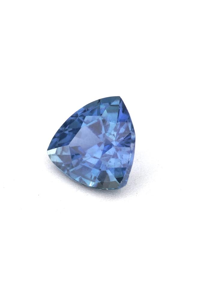 Nangi fine jewelry - blue gemstone in gold