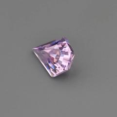 Nangi fine jewelry - pink gemstone in gold