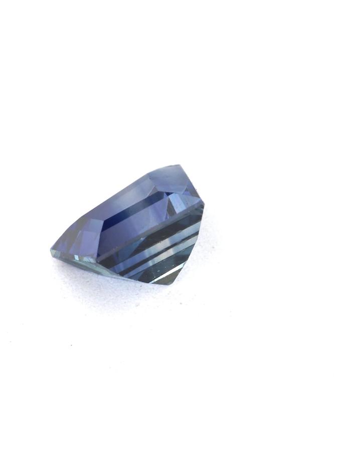 Nangi fine jewelry - blue gemstone in gold
