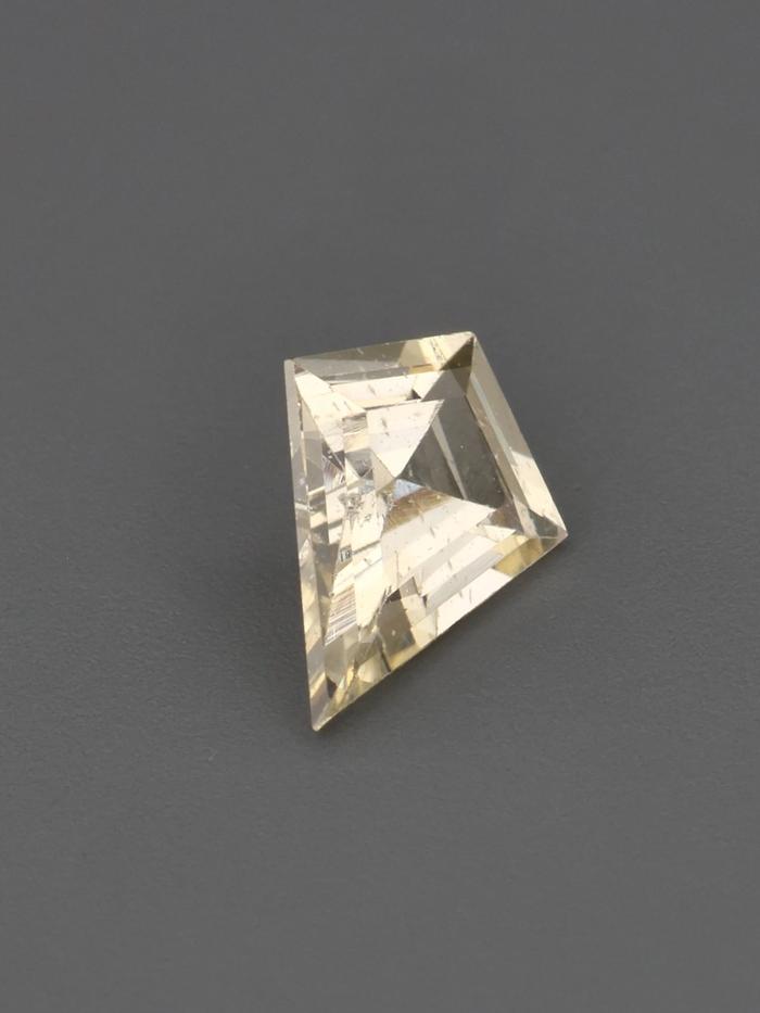 Nangi fine jewelry - champagne gemstone in gold