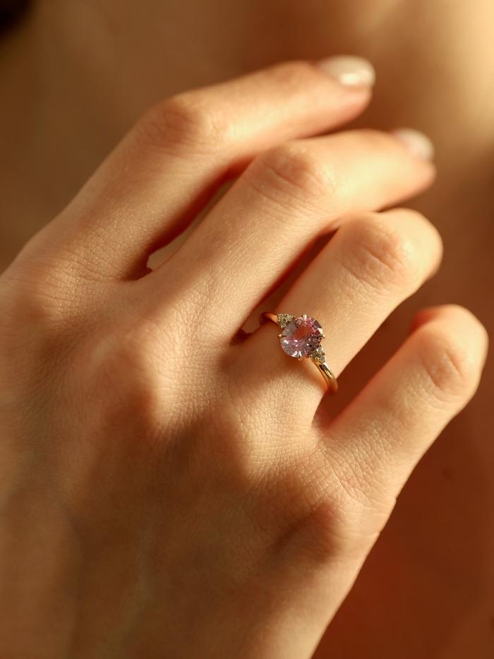 Nangi fine jewelry - pink ring in yellow gold