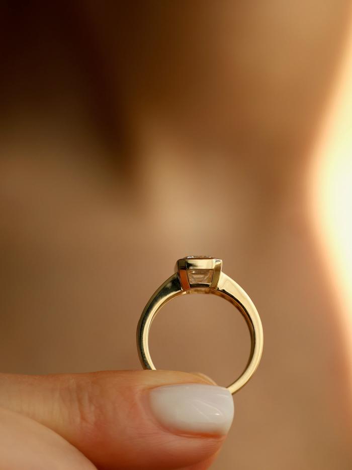 Nangi fine jewelry - white ring in gold