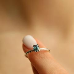 Nangi fine jewelry - blue sapphire ring in white gold