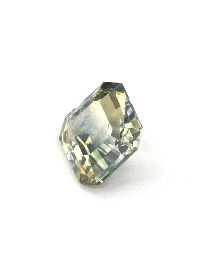 Nangi fine jewelry - blue gemstone in gold