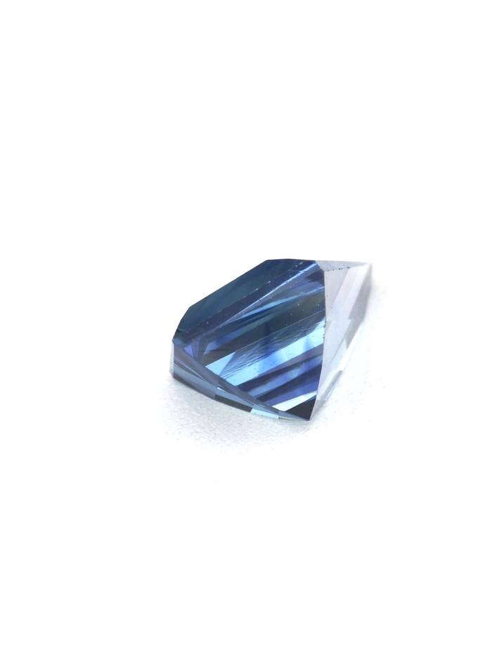 Nangi fine jewelry - blue gemstone in gold
