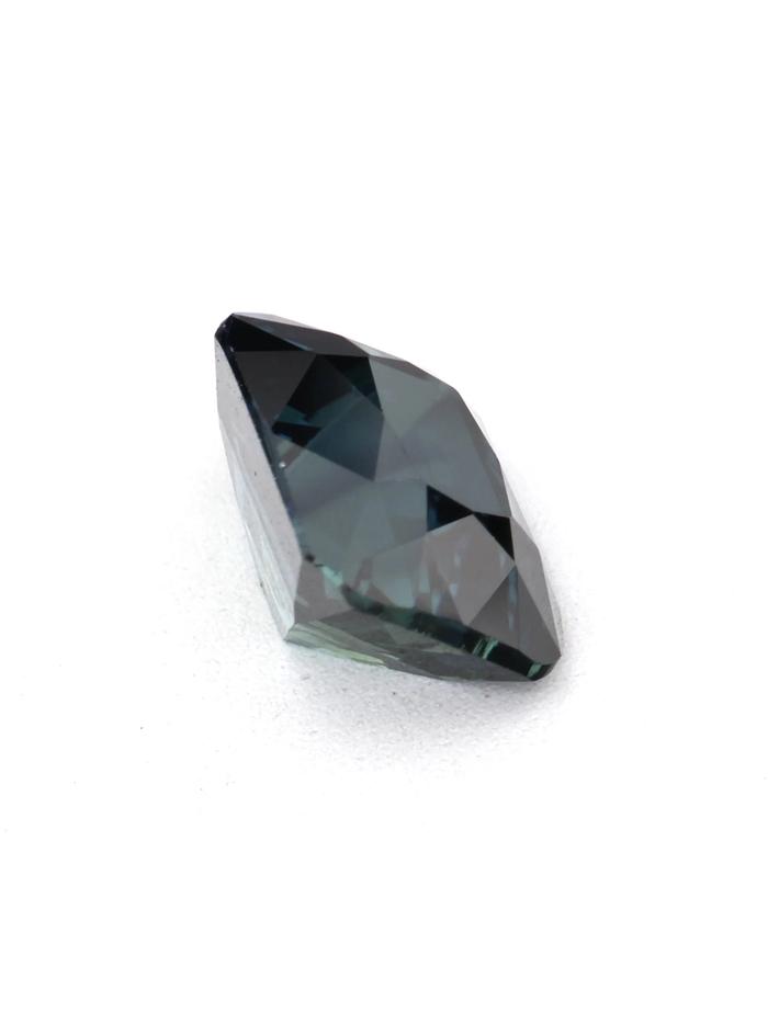 Nangi fine jewelry - green gemstone in gold