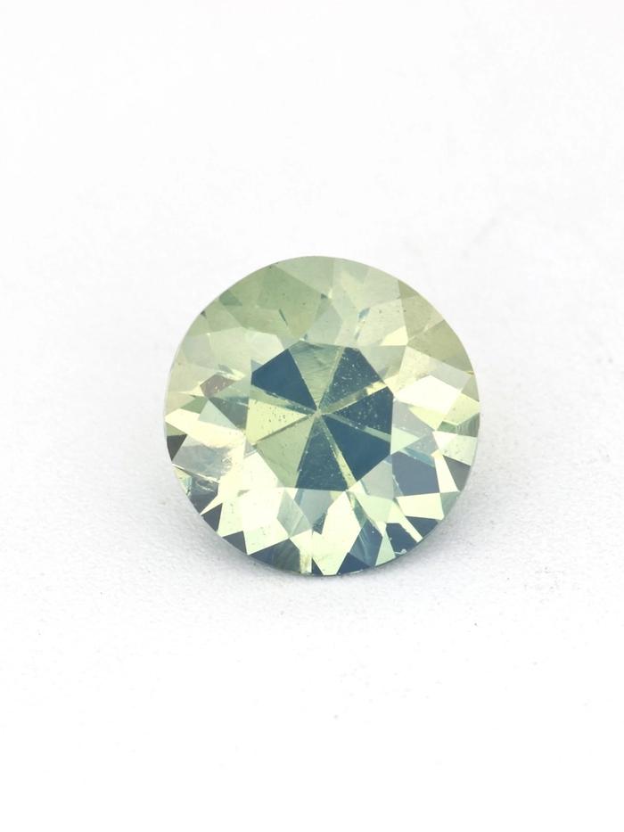 Nangi fine jewelry - green gemstone in gold