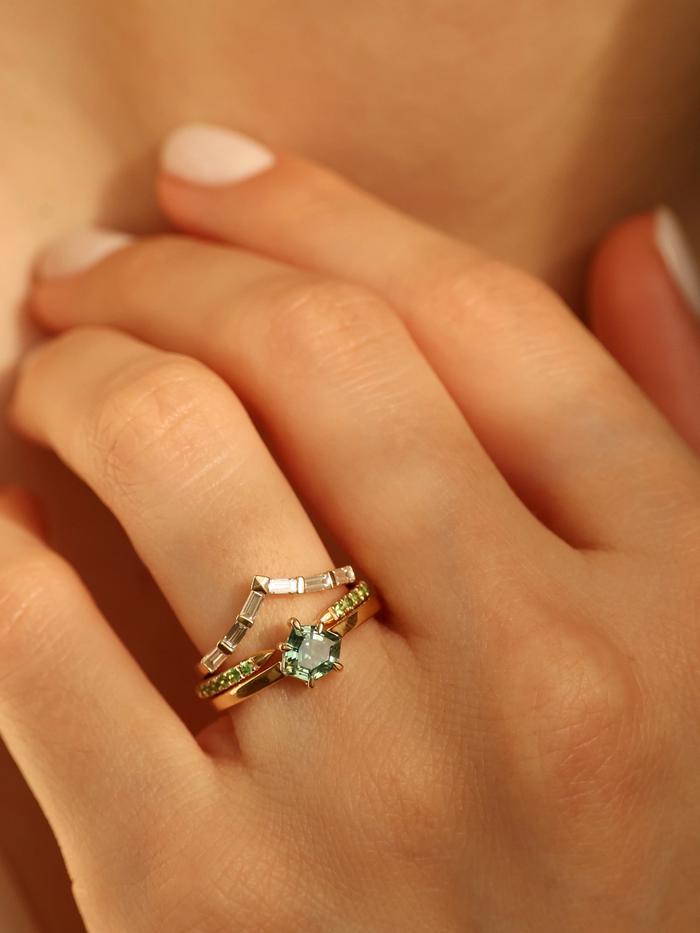 Nangi fine jewelry - green ring in yellow gold