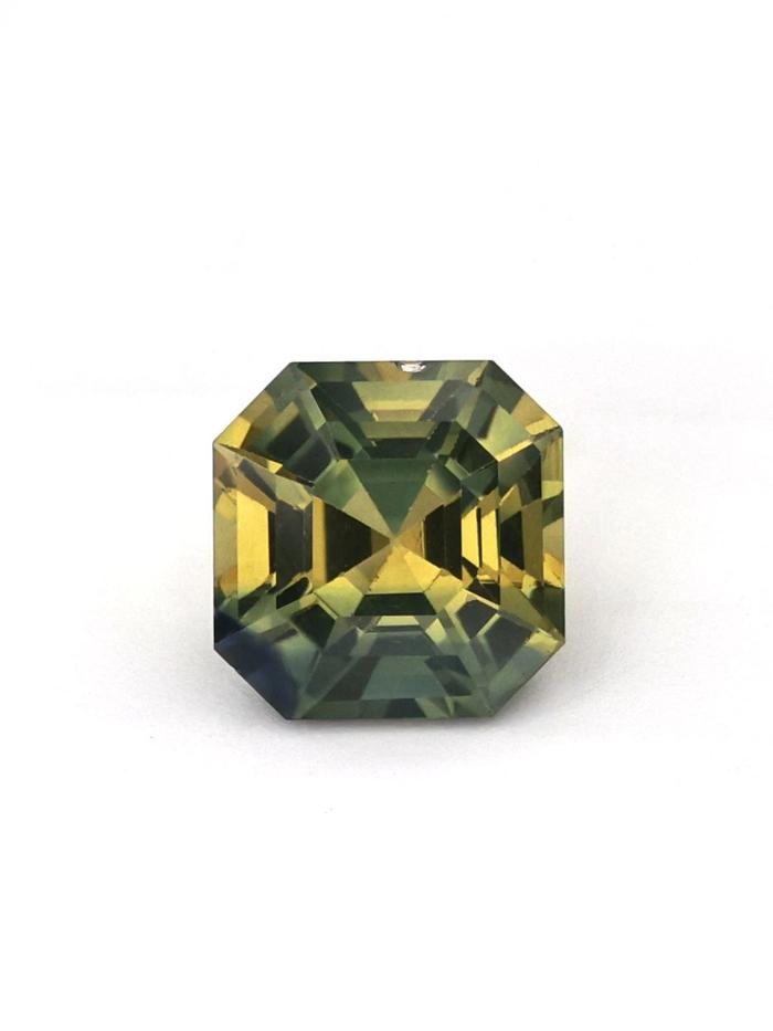 Nangi fine jewelry - green sapphire gemstone in gold