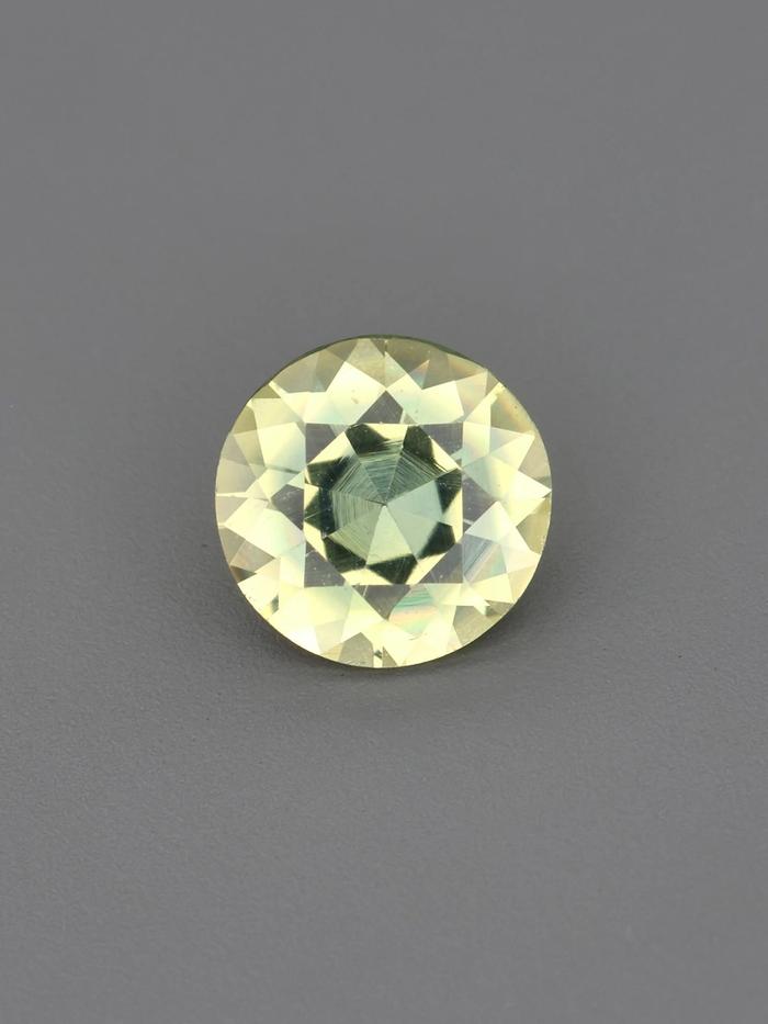 Nangi fine jewelry - yellow gemstone in gold