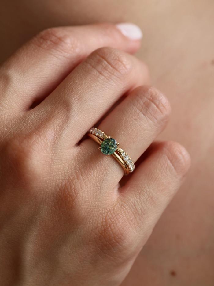 Nangi fine jewelry - green ring in yellow gold