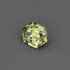 Nangi fine jewelry - green gemstone in gold