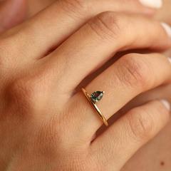 Nangi fine jewelry - teal / Peacock ring in yellow gold