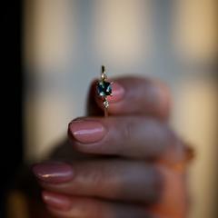 Nangi fine jewelry - blue sapphire ring in yellow gold
