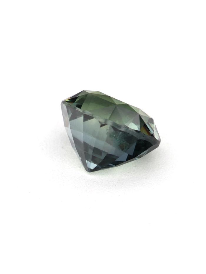 Nangi fine jewelry - green gemstone in gold