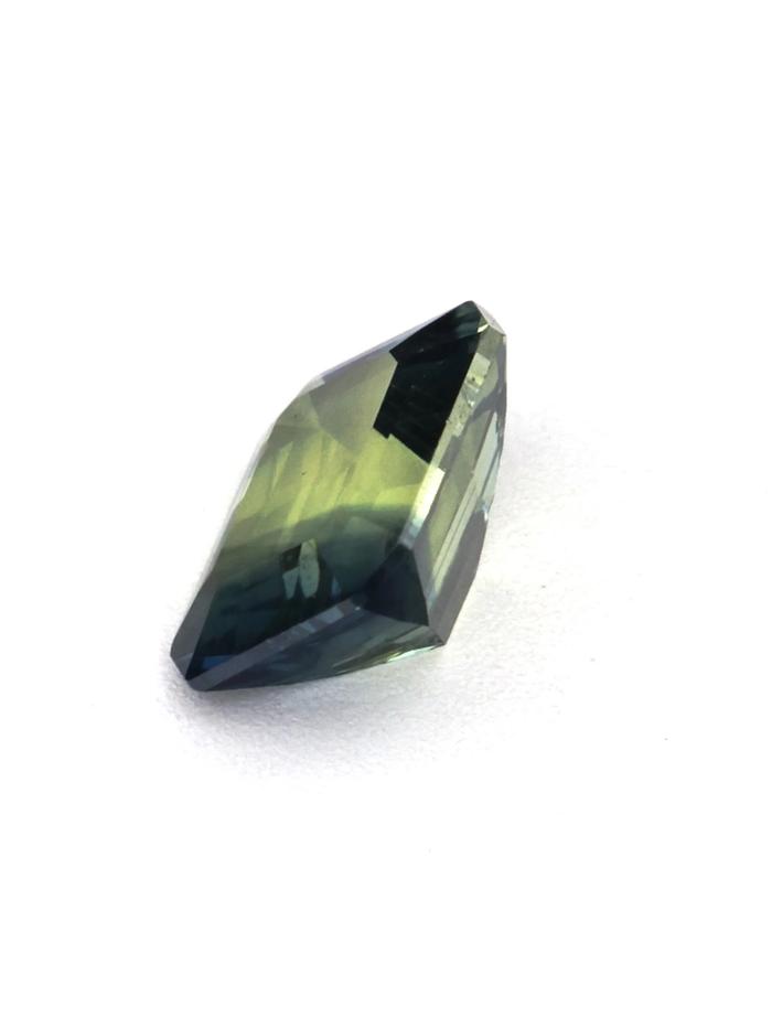 Nangi fine jewelry - green gemstone in gold