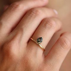 Nangi fine jewelry - brown sapphire ring in yellow gold