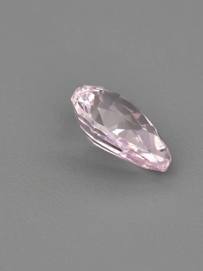 Nangi fine jewelry - pink gemstone in gold