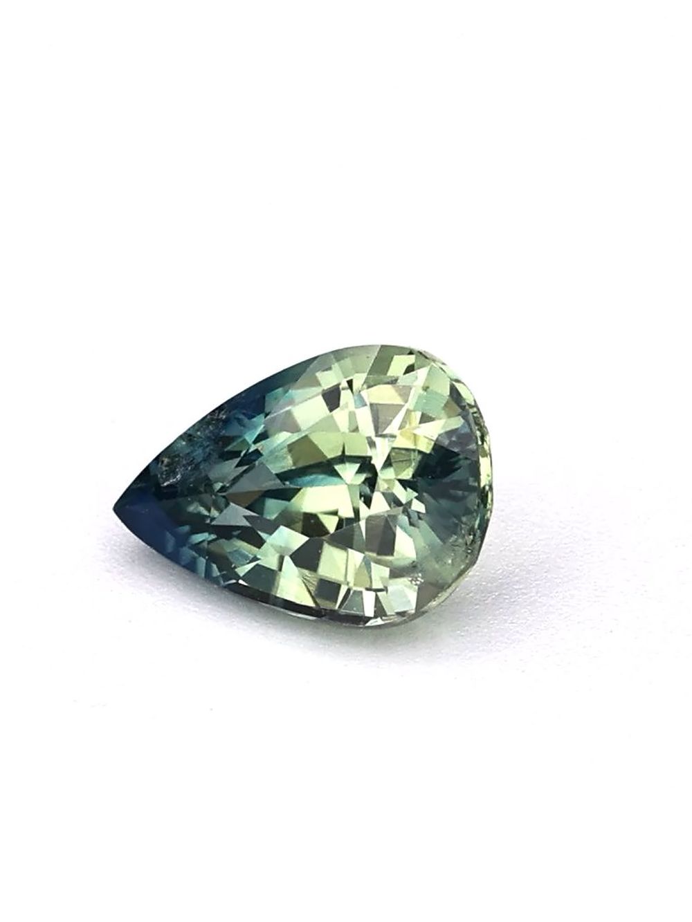 1.06 ct Bicolored, Pear Cut Sapphire