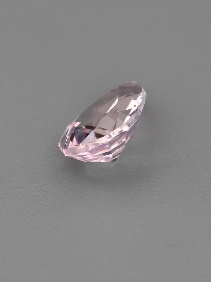Nangi fine jewelry - pink gemstone in gold