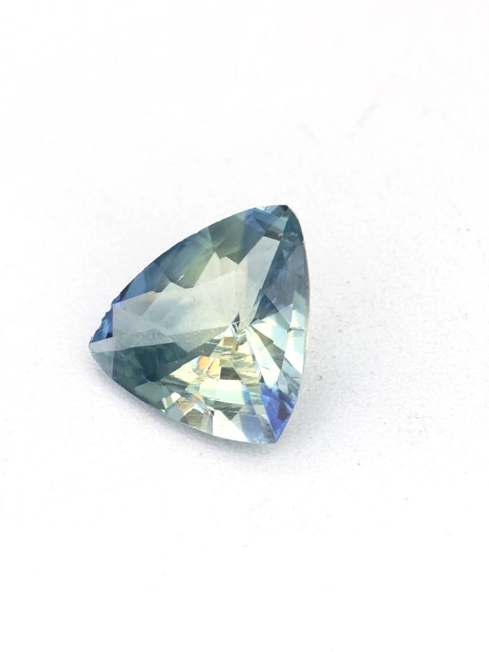 Nangi fine jewelry - blue gemstone in gold