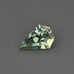 Nangi fine jewelry - green gemstone in gold