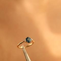 Nangi fine jewelry - blue ring in yellow gold