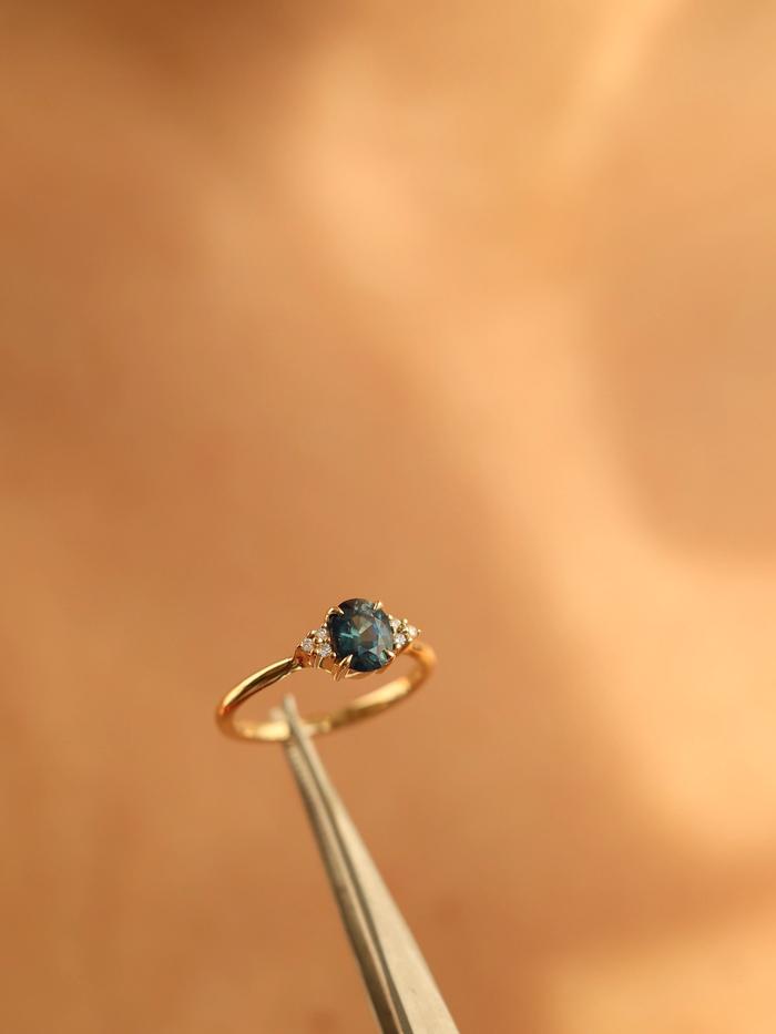 Nangi fine jewelry - blue ring in yellow gold