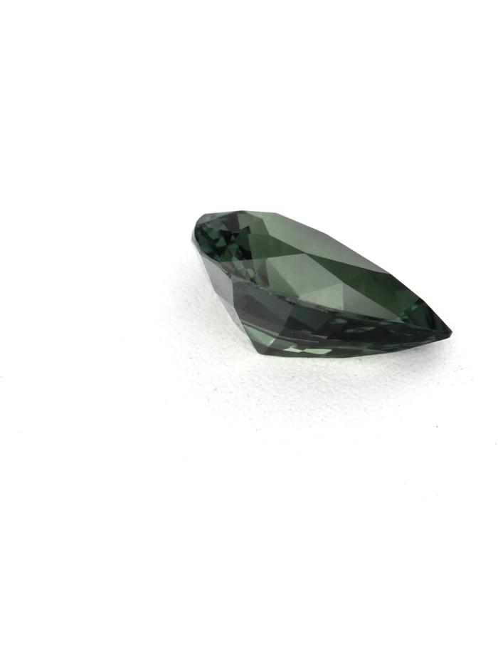 Nangi fine jewelry - green gemstone in gold