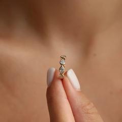 Nangi fine jewelry - white lab-grown diamond earring in gold