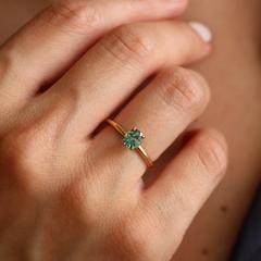 Nangi fine jewelry - green ring in yellow gold