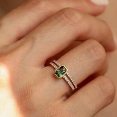 Nangi fine jewelry - green sapphire ring in yellow gold