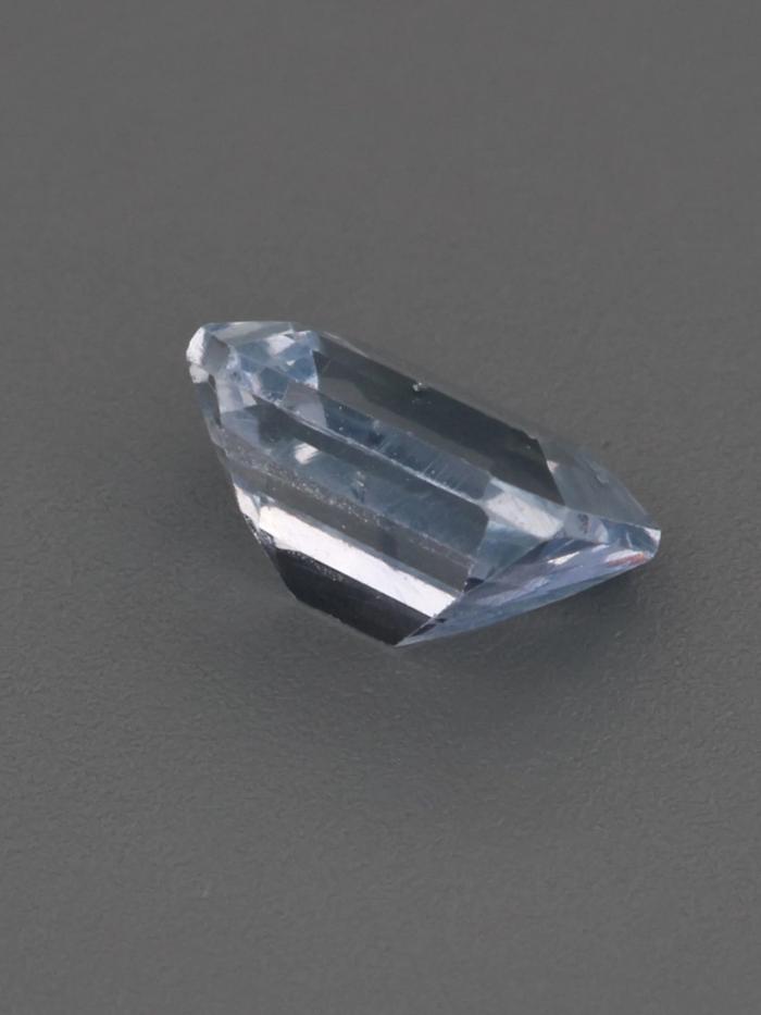 Nangi fine jewelry - blue gemstone in gold