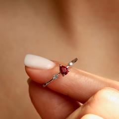 Nangi fine jewelry - red ruby ring in white gold