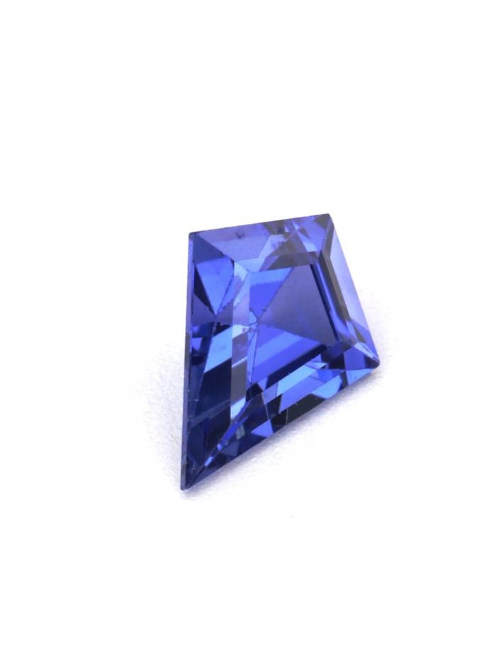 Nangi fine jewelry - blue gemstone in gold