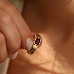Nangi fine jewelry - red ruby ring in yellow gold