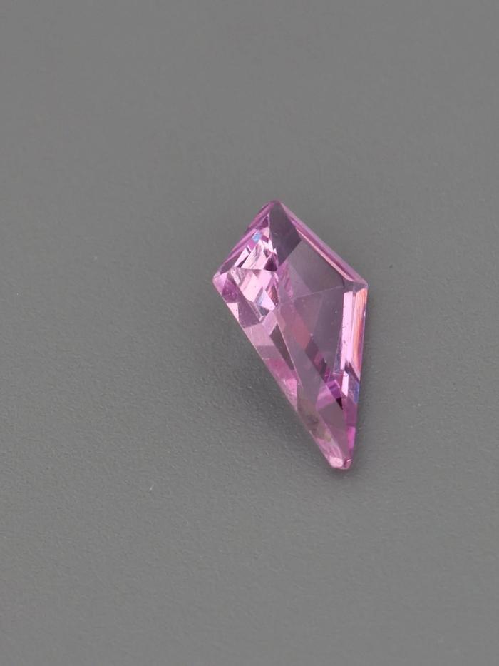 Nangi fine jewelry - pink gemstone in gold