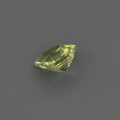 Nangi fine jewelry - green gemstone in gold