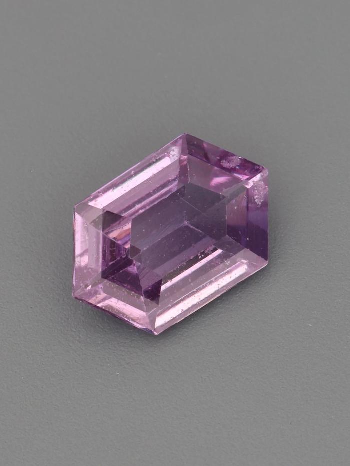 Nangi fine jewelry - pink sapphire gemstone in gold