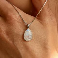 Nangi fine jewelry - white moonstone pendant in gold