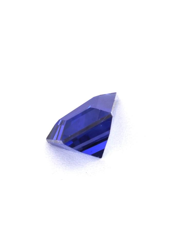 Nangi fine jewelry - blue gemstone in gold