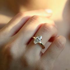 Nangi fine jewelry - white ring in gold