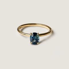 Nangi fine jewelry - blue sapphire ring in yellow gold