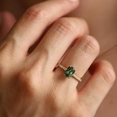 Nangi fine jewelry - green ring in yellow gold