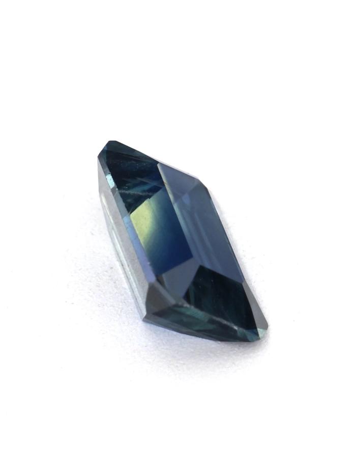 Nangi fine jewelry - blue gemstone in gold