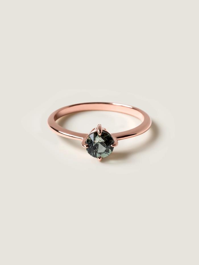 Nangi fine jewelry - green sapphire ring in rose_gold