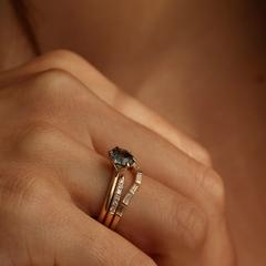 Nangi fine jewelry - green ring in yellow gold